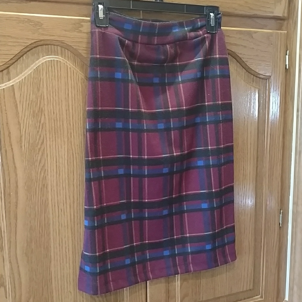 Cute plaid pencil skirt